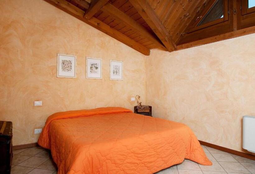 בית מלון כפרי Cascina Clarabella