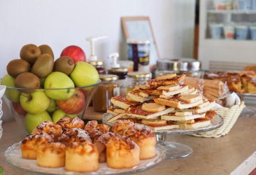 בית מלון כפרי Cascina Clarabella