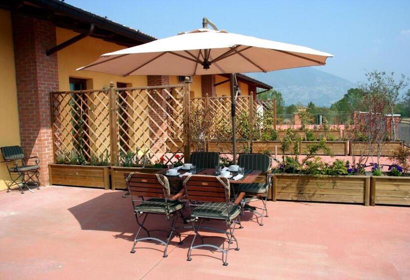 בית מלון כפרי Cascina Clarabella