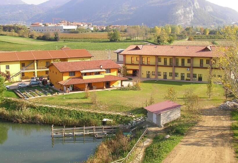 בית מלון כפרי Cascina Clarabella