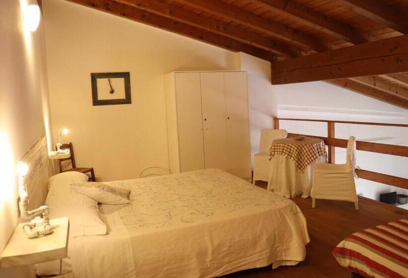 בית מלון כפרי Cascina Clarabella