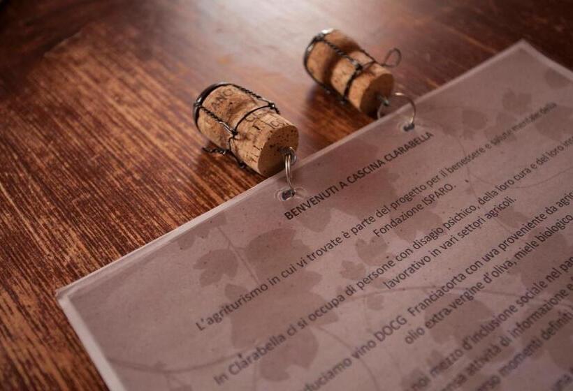 בית מלון כפרי Cascina Clarabella