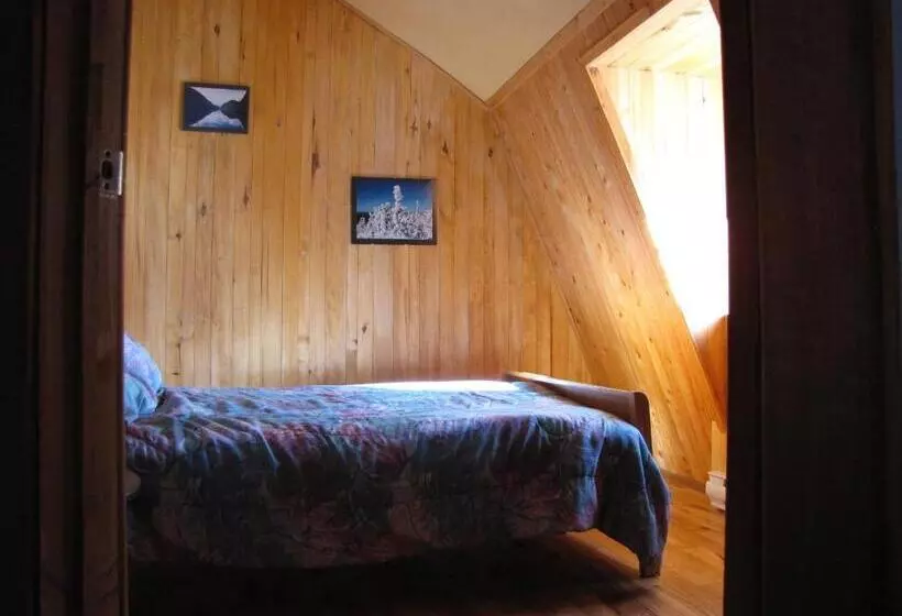 Majatalo Grangette Entre Chiens Et Loups