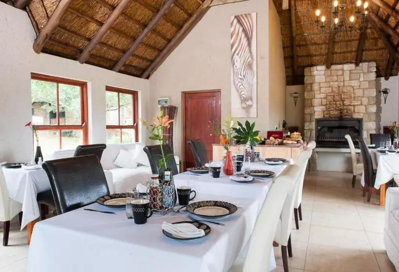 ペンション Strawberry Fields Country Manor Guest House