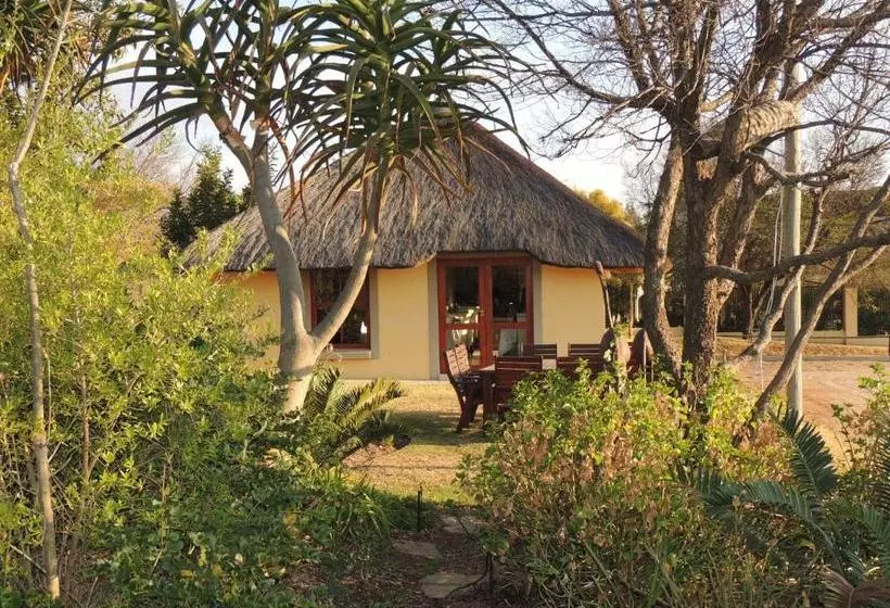 ペンション Strawberry Fields Country Manor Guest House