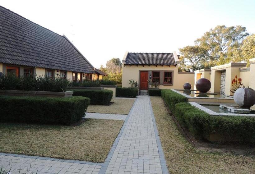 ペンション Strawberry Fields Country Manor Guest House