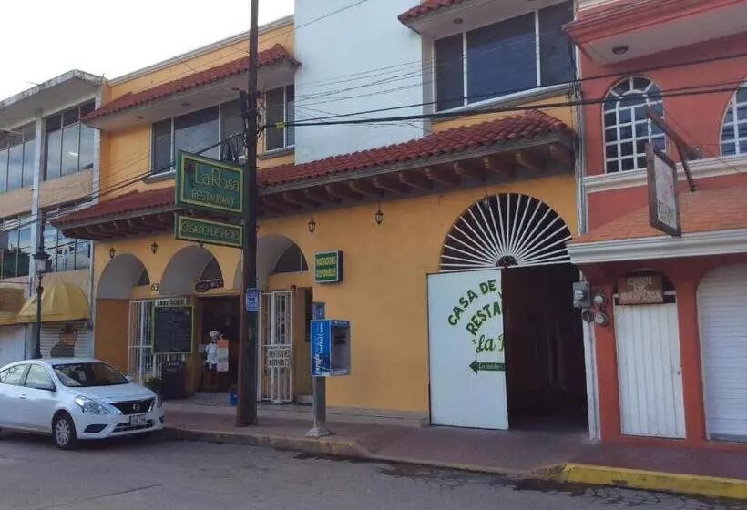 ユースホステル Casa De Huéspedes La Rosa