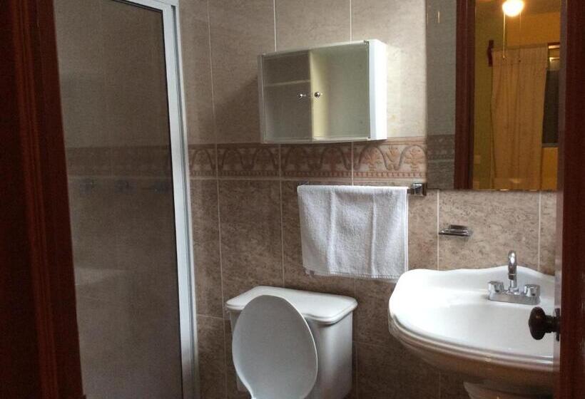 ユースホステル Casa De Huéspedes La Rosa