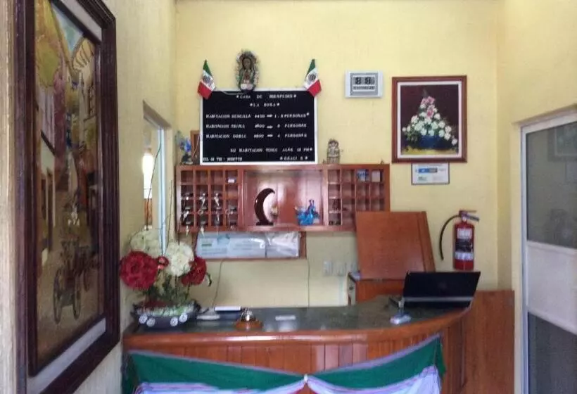 ユースホステル Casa De Huéspedes La Rosa