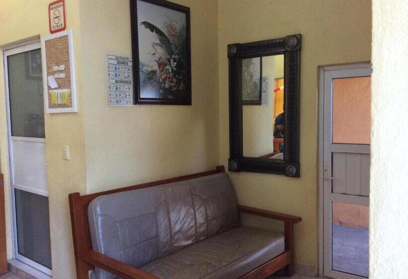 ユースホステル Casa De Huéspedes La Rosa