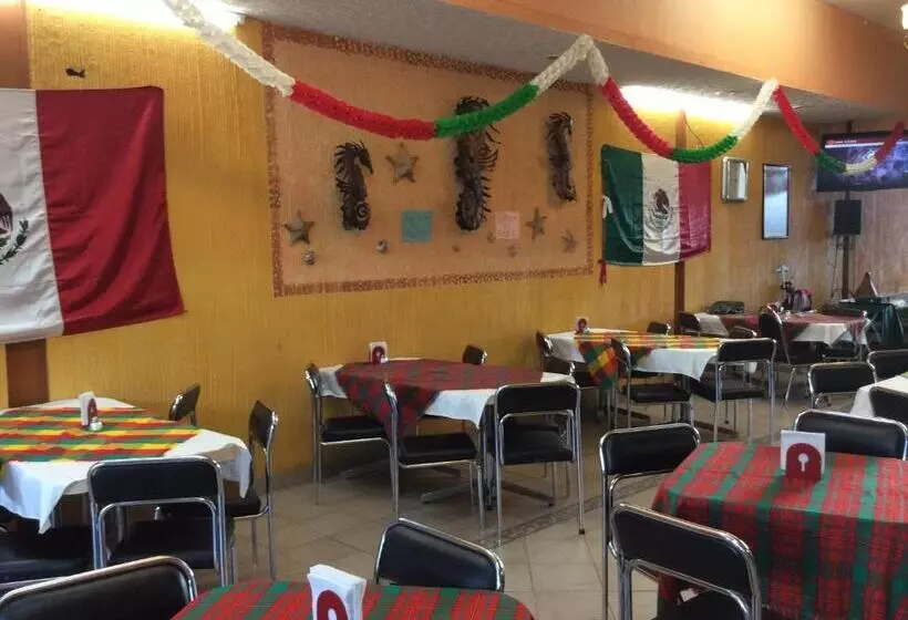 ユースホステル Casa De Huéspedes La Rosa