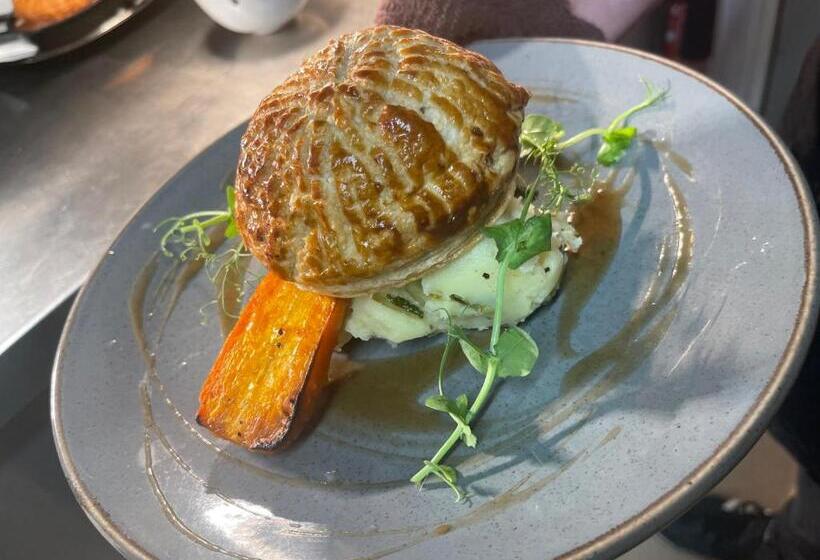 فندق صغير The Crossroads Inn