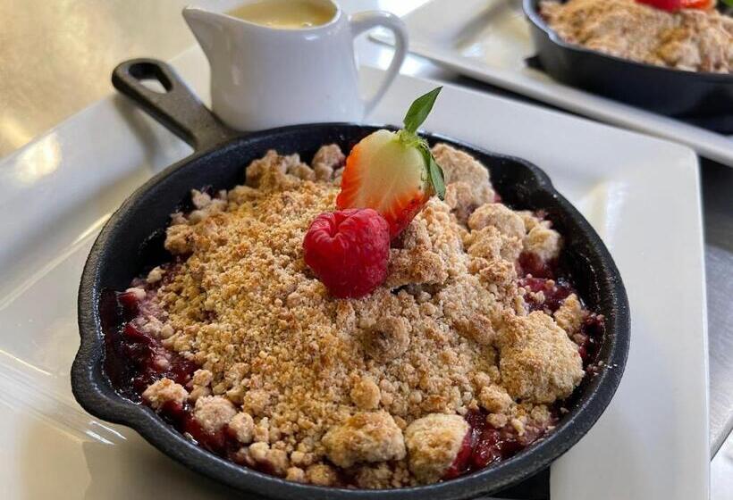 فندق صغير The Crossroads Inn