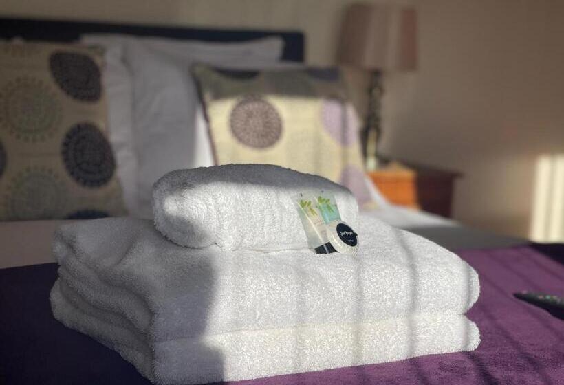 فندق صغير The Crossroads Inn