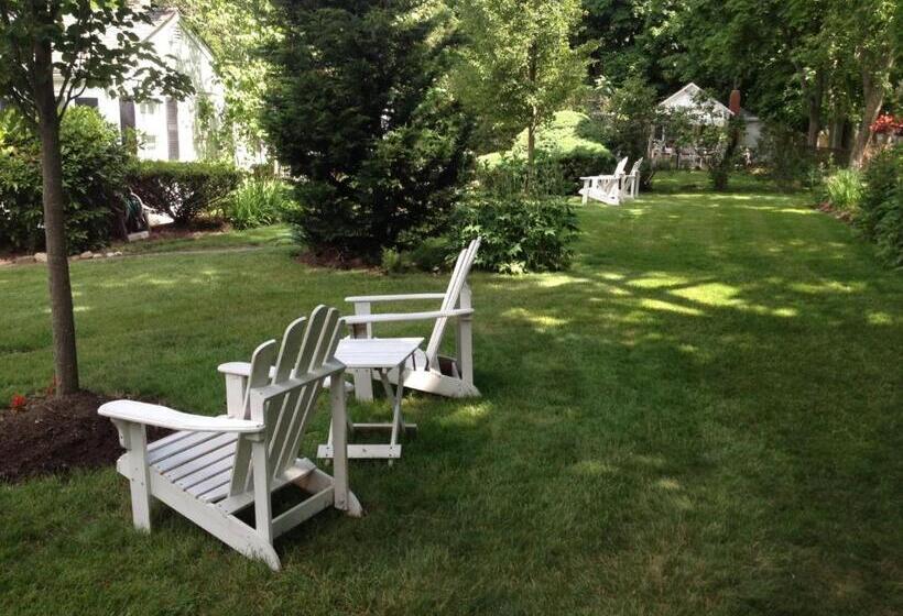 הוסטל Historic White Blossom House