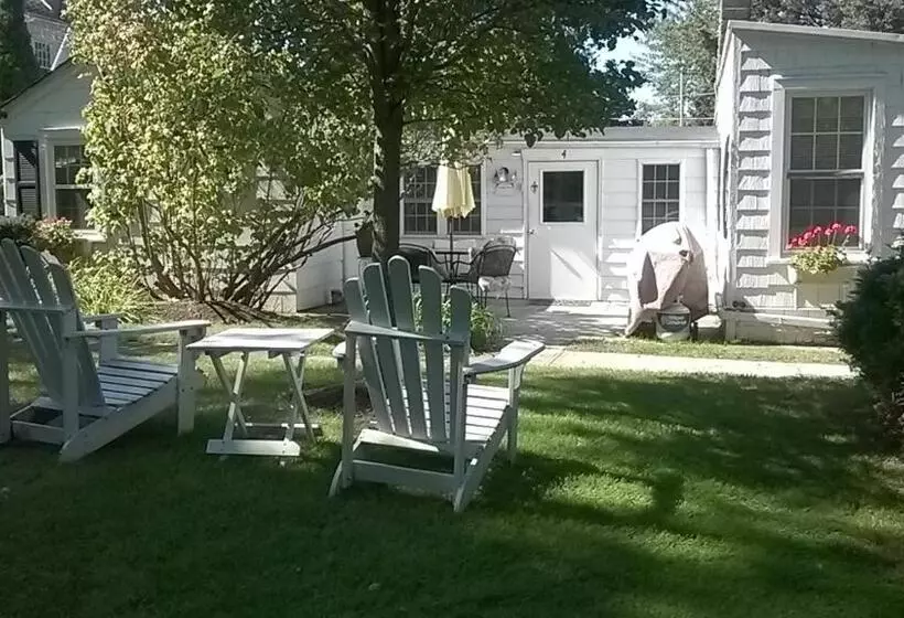 Retkeilymaja Historic White Blossom House