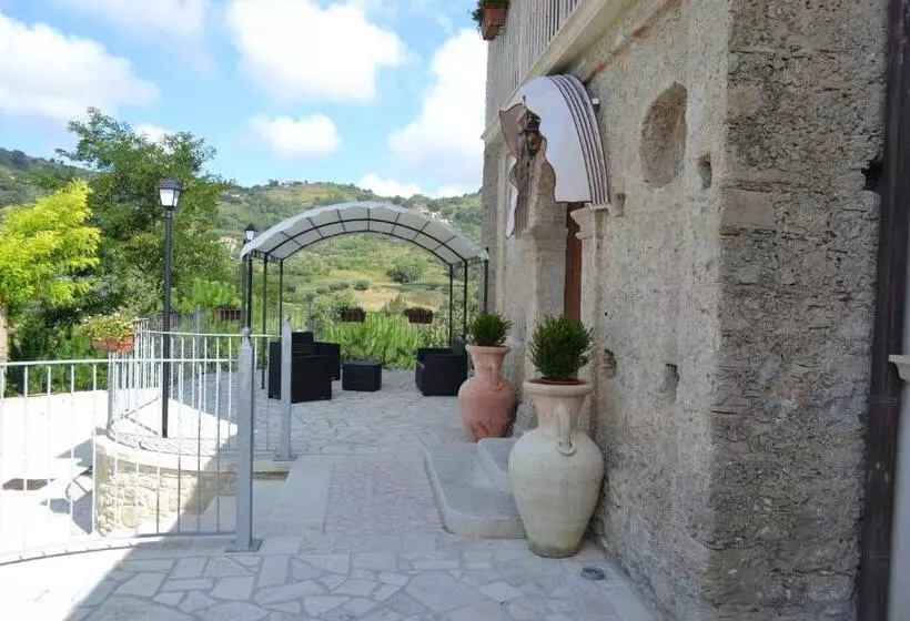 هتل Agriturismo U' Casinu Dà Scala