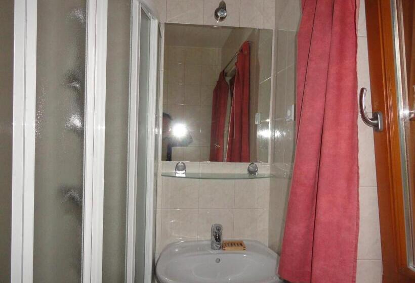 هتل Farm Stay Dolinar Krainer