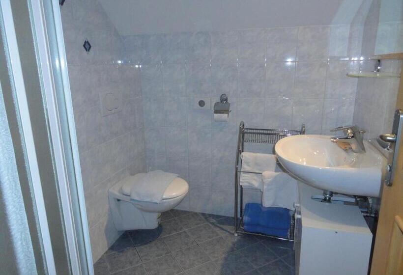 هتل Farm Stay Dolinar Krainer