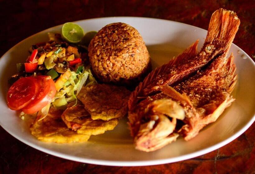 پانسیون Finca Escondida