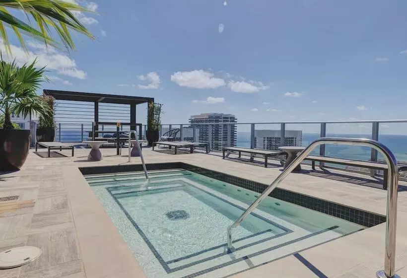 Hyde Beach House Private Suites