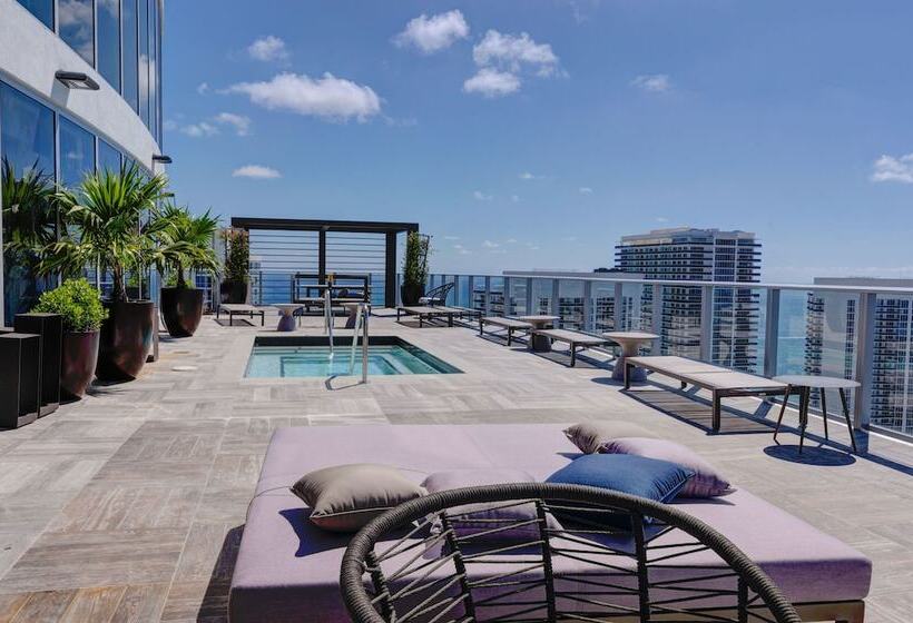 Hyde Beach House Private Suites