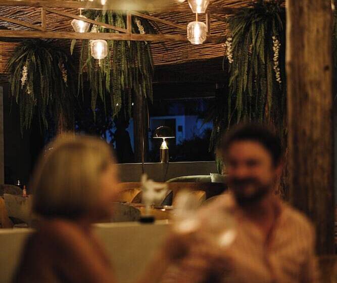 Hotelli The Deck Cottages Samui