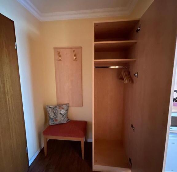 Общежитие Zum Schwanen Garni