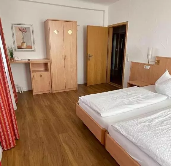 ユースホステル Zum Schwanen Garni