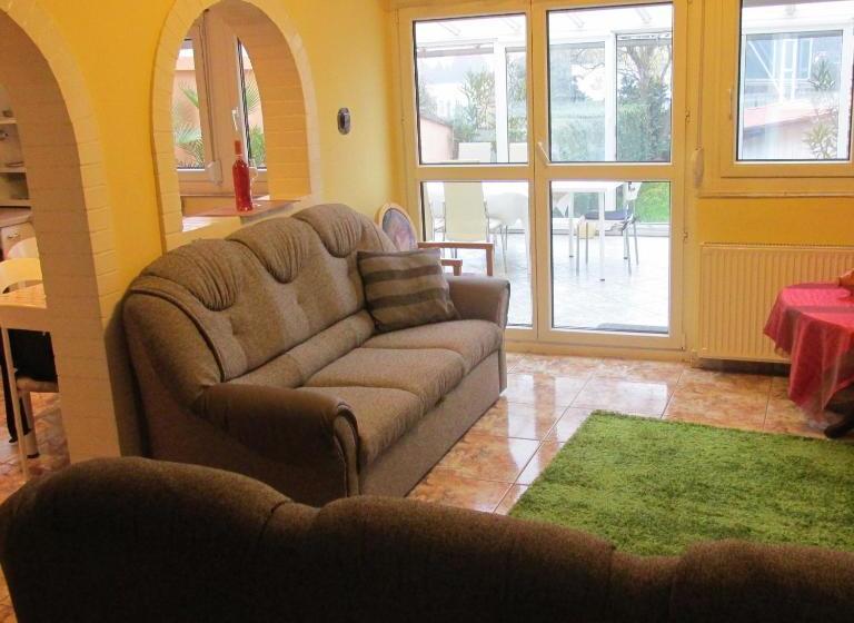 Pensionat Bazis Guesthouse