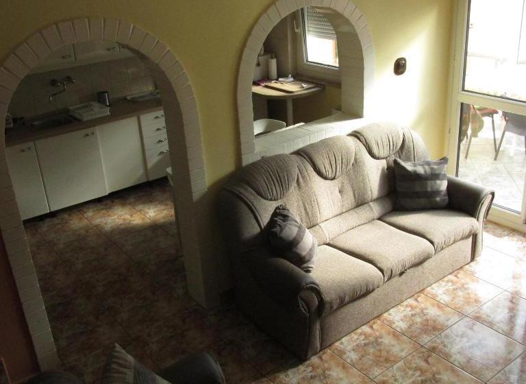 Pensionat Bazis Guesthouse