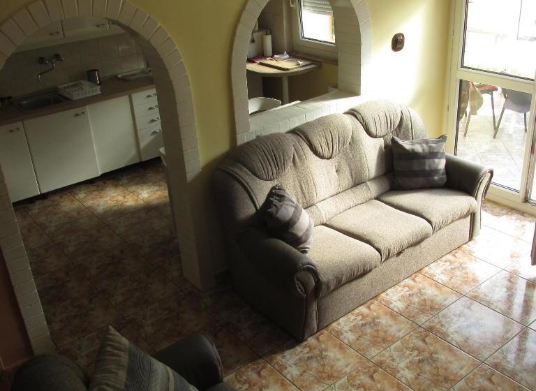 Pensionat Bazis Guesthouse