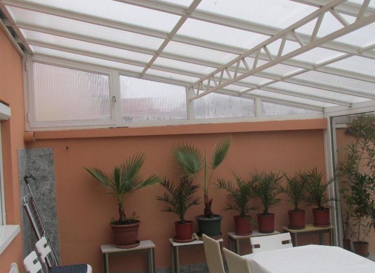 Pensionat Bazis Guesthouse