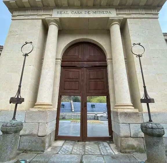پانسیون Casa De La Moneda