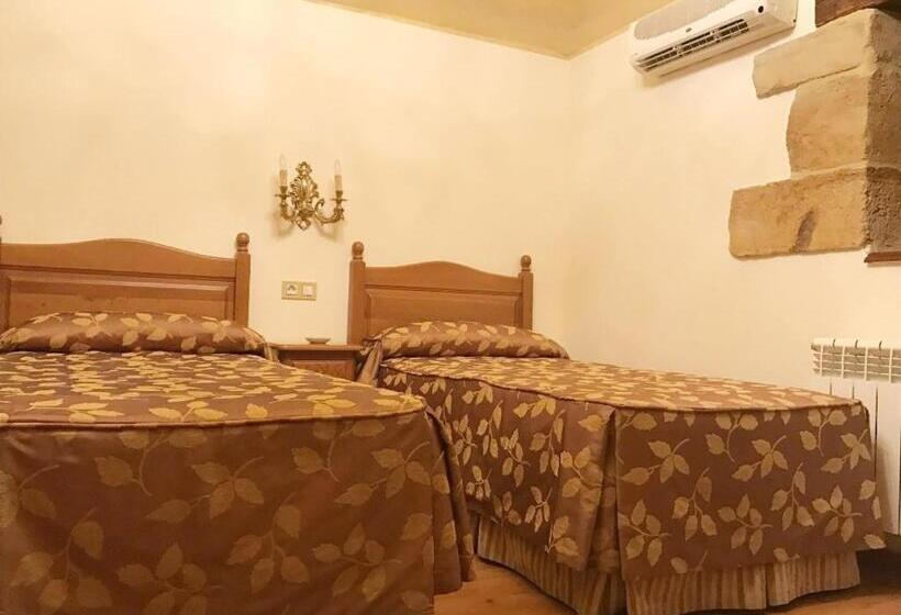 فندق صغير Posada Ribera Del Pas