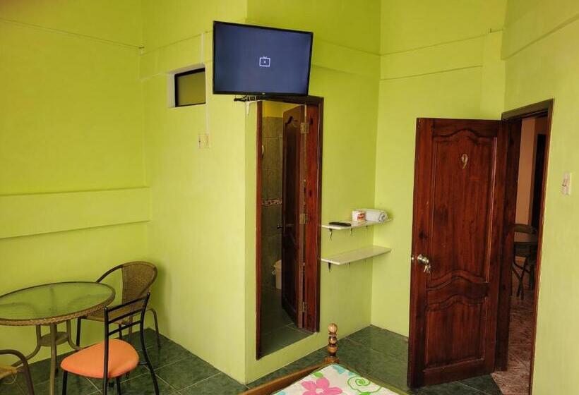 بنسيون Hostal Haziel