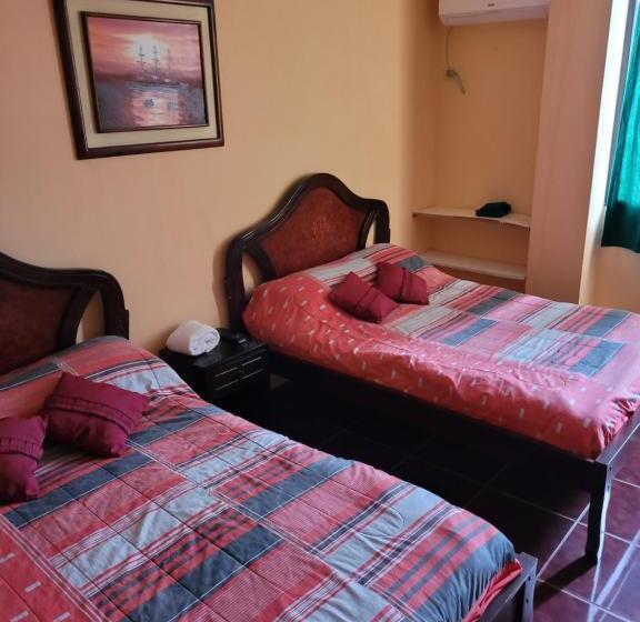 بنسيون Hostal Haziel