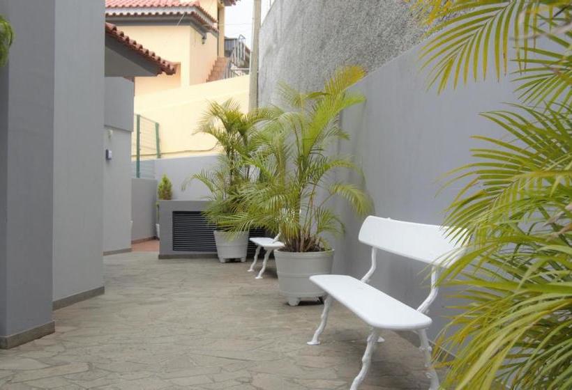 Apartamentos Turísticos Vitoria By Petit Hotels