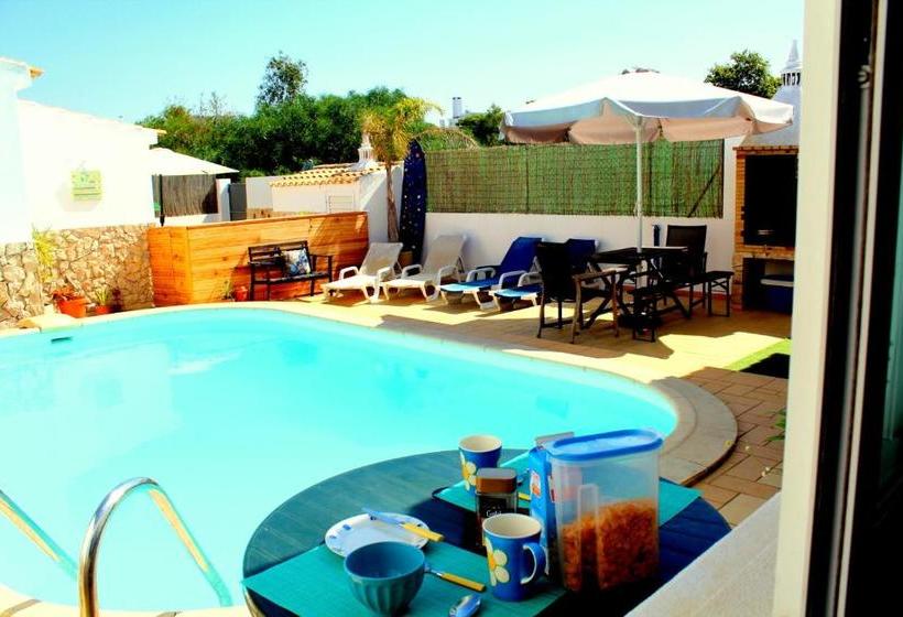 פנסיון Chill'inn Guest House Lagos