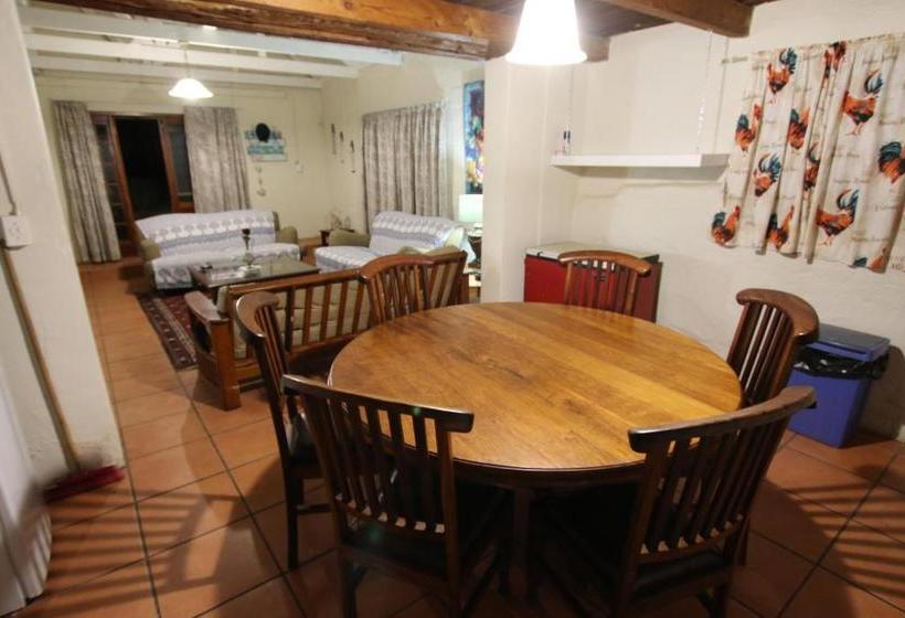 بنسيون Ndedema Lodge