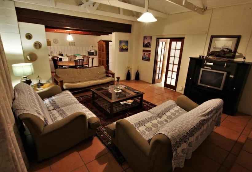 بنسيون Ndedema Lodge