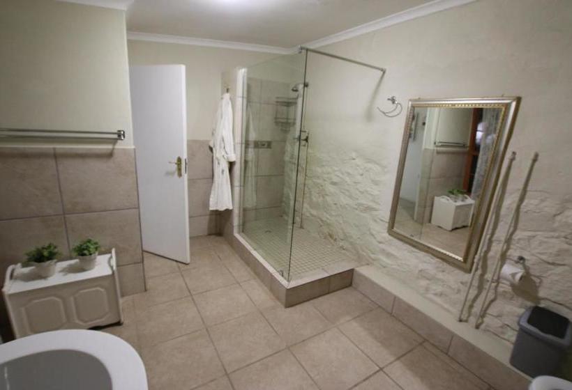 بنسيون Ndedema Lodge