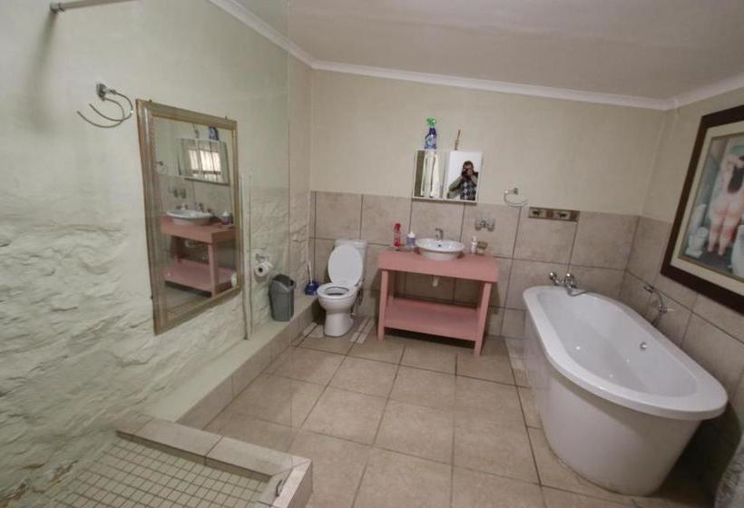 بنسيون Ndedema Lodge