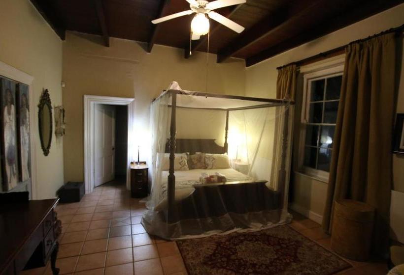 بنسيون Ndedema Lodge