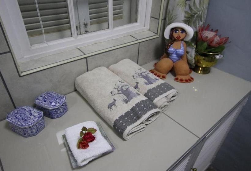 بنسيون Ndedema Lodge