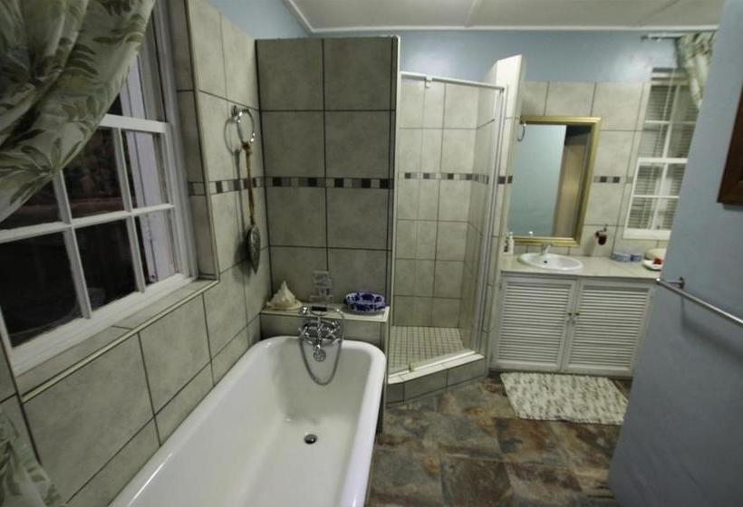 بنسيون Ndedema Lodge