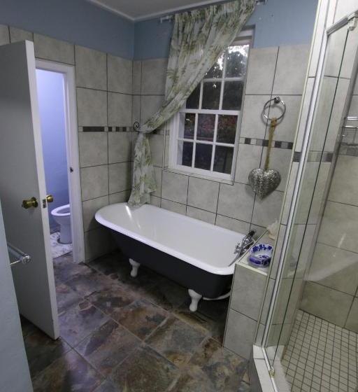 بنسيون Ndedema Lodge