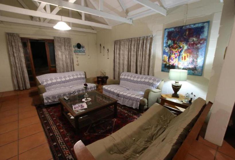 بنسيون Ndedema Lodge