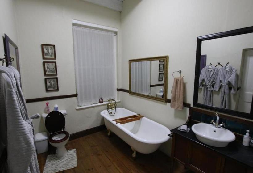 بنسيون Ndedema Lodge