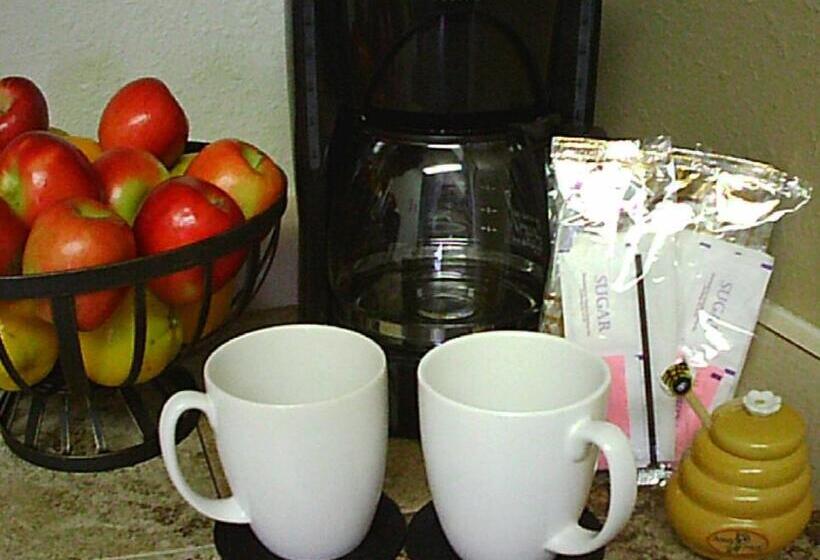 Turning Leaf Townhome Suites